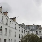 Beautiful Dwelling Overlooking Le Sacre-Coeur