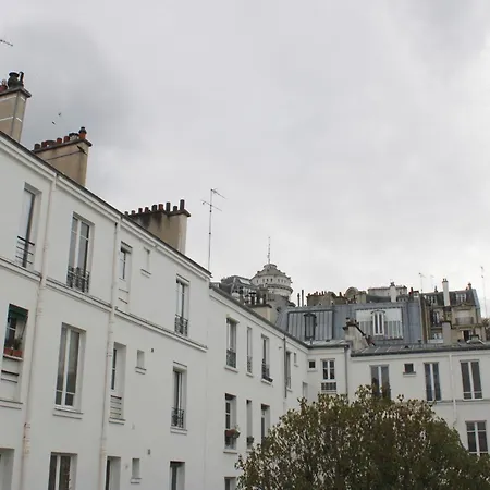 Beautiful Dwelling Overlooking Le Sacre-coeur