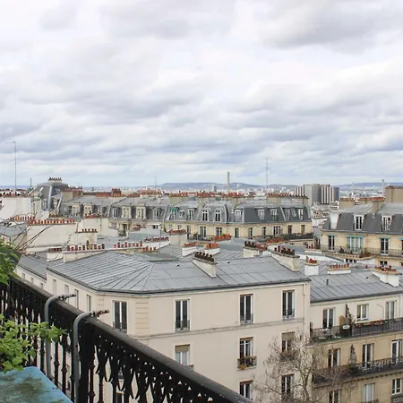 Beautiful Dwelling Overlooking Le Sacre-coeur *